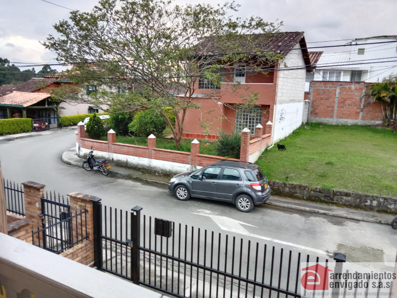 Casa para la venta en Rionegro el codigo es 18400 Foto 17